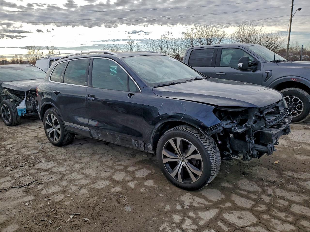 2017 VOLKSWAGEN TOUAREG WOLFSBURG photo 4