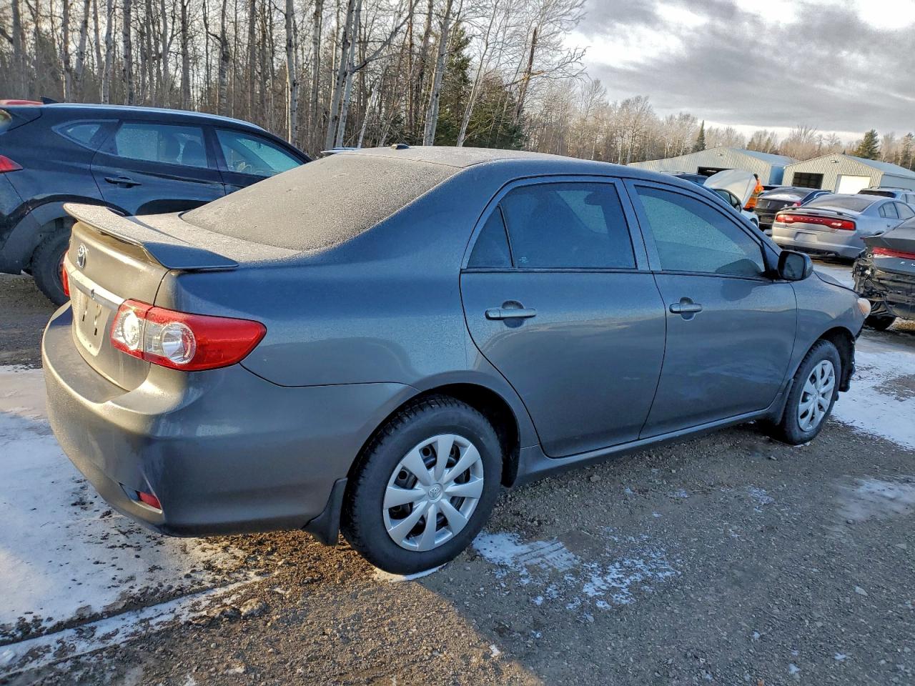 2013 TOYOTA COROLLA BASE photo 3