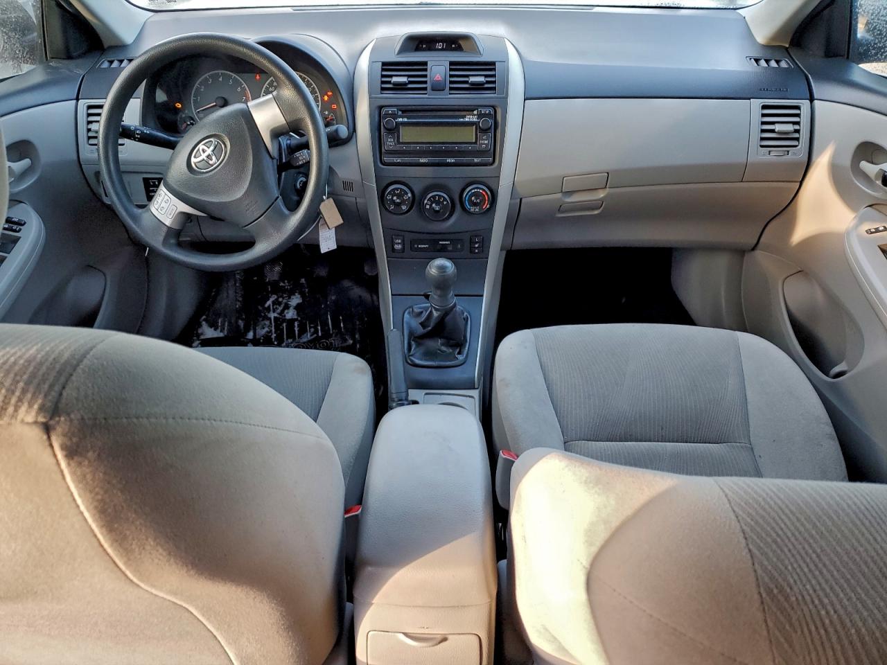 2013 TOYOTA COROLLA BASE photo 8