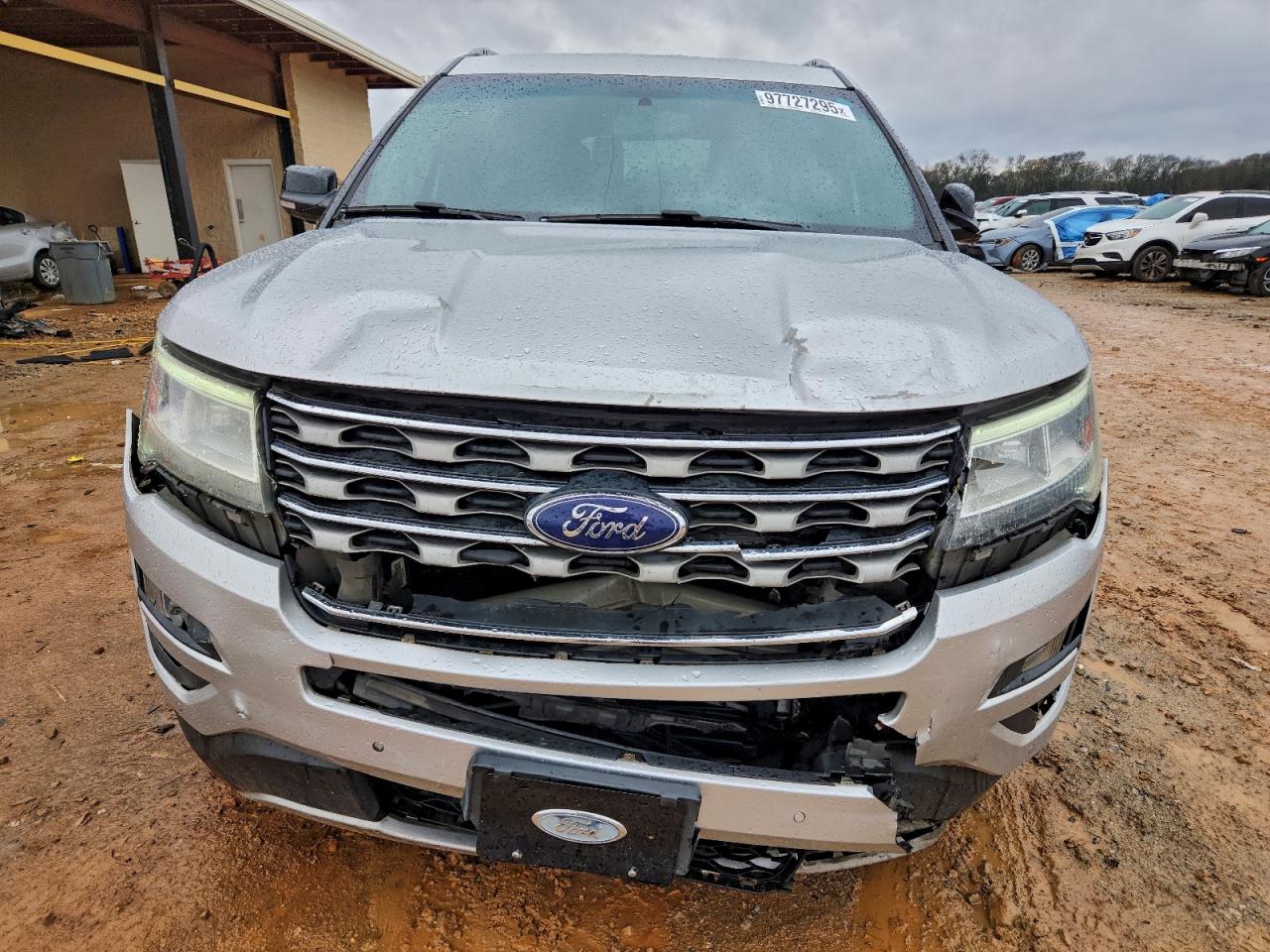 2017 FORD EXPLORER XLT photo 5