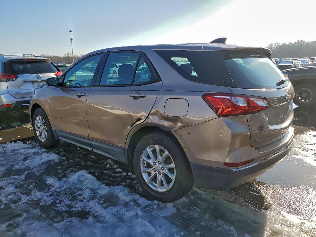 2018 CHEVROLET EQUINOX LS photo 2