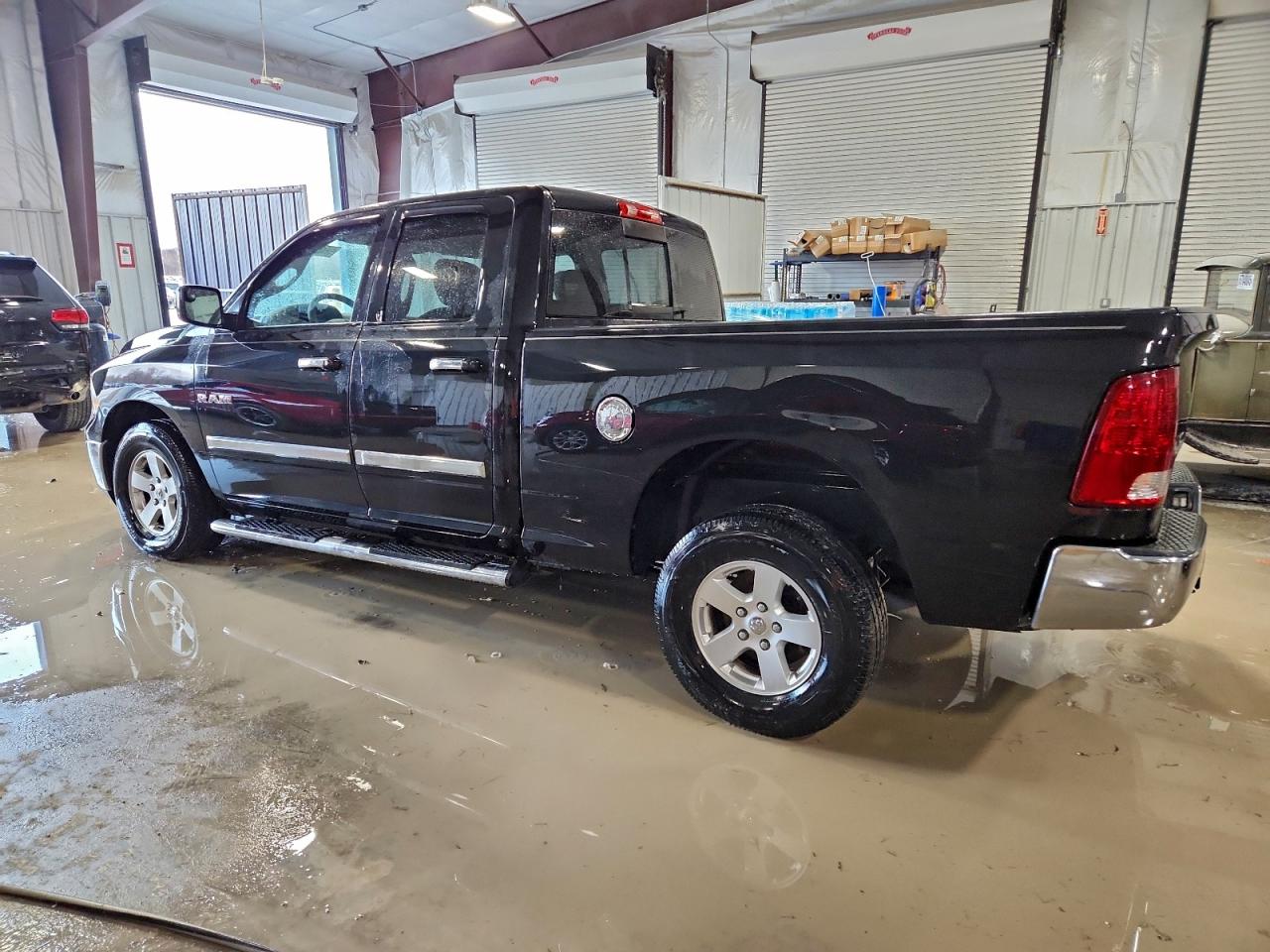 2010 DODGE RAM 1500 photo 2