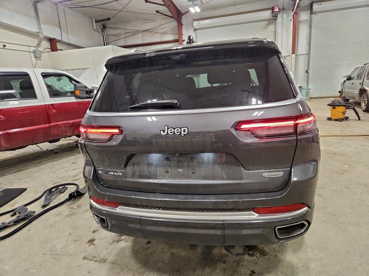2022 JEEP GRAND CHEROKEE L SUMMIT photo 6