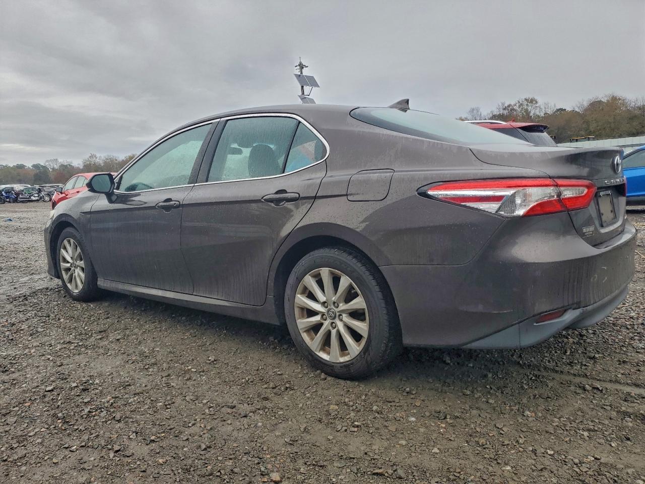 2019 TOYOTA CAMRY L photo 2