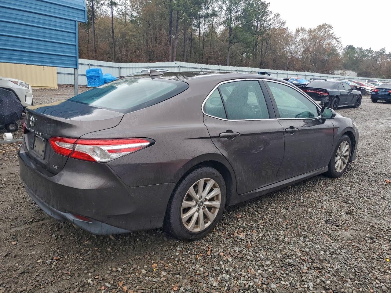 2019 TOYOTA CAMRY L photo 3