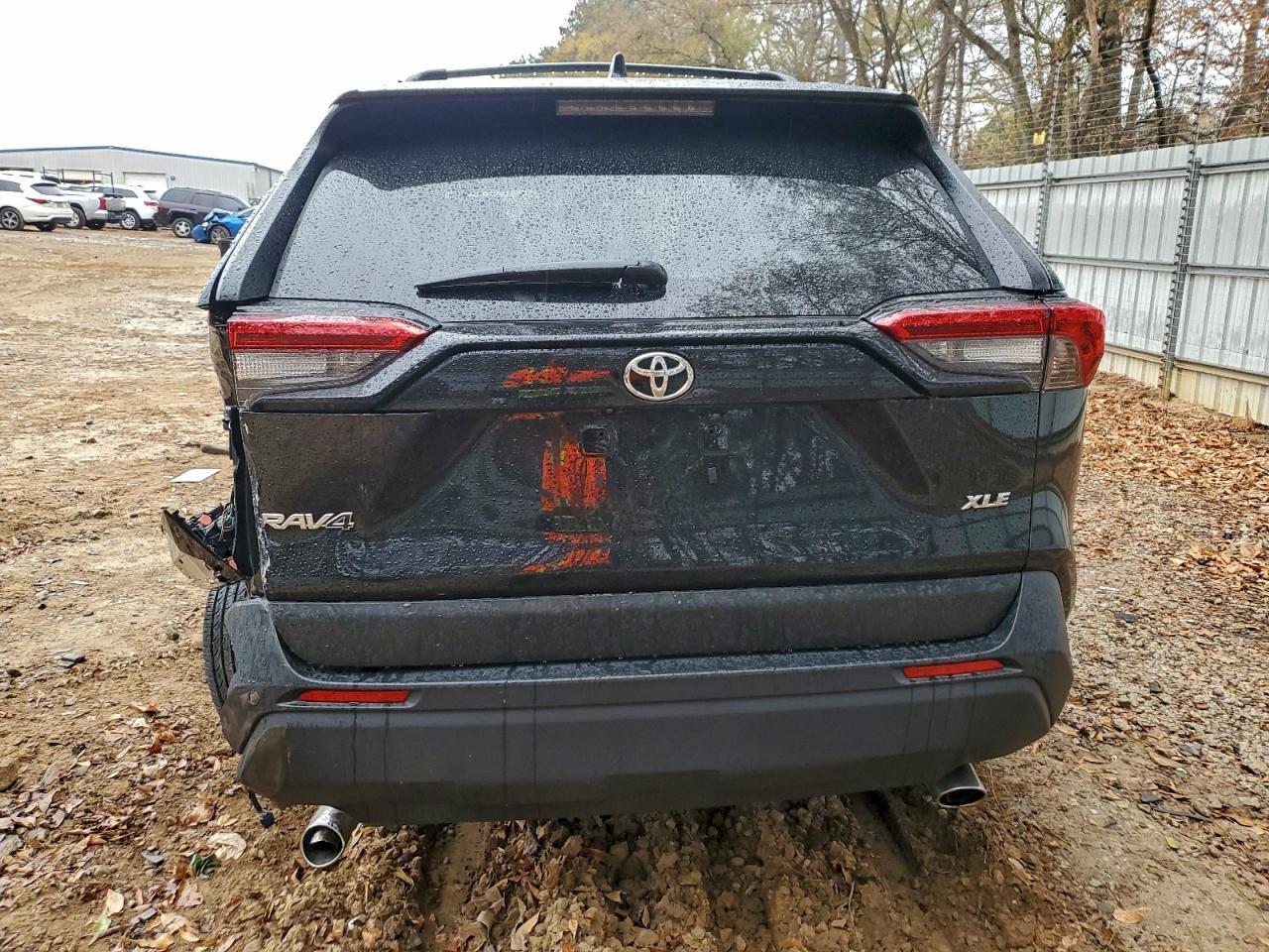 2024 TOYOTA RAV4 XLE PREMIUM photo 6