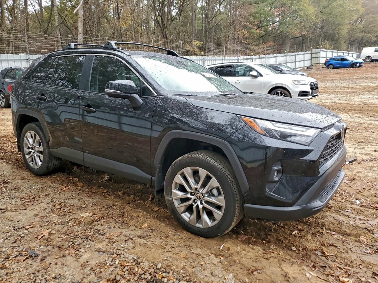 2024 TOYOTA RAV4 XLE PREMIUM photo 4