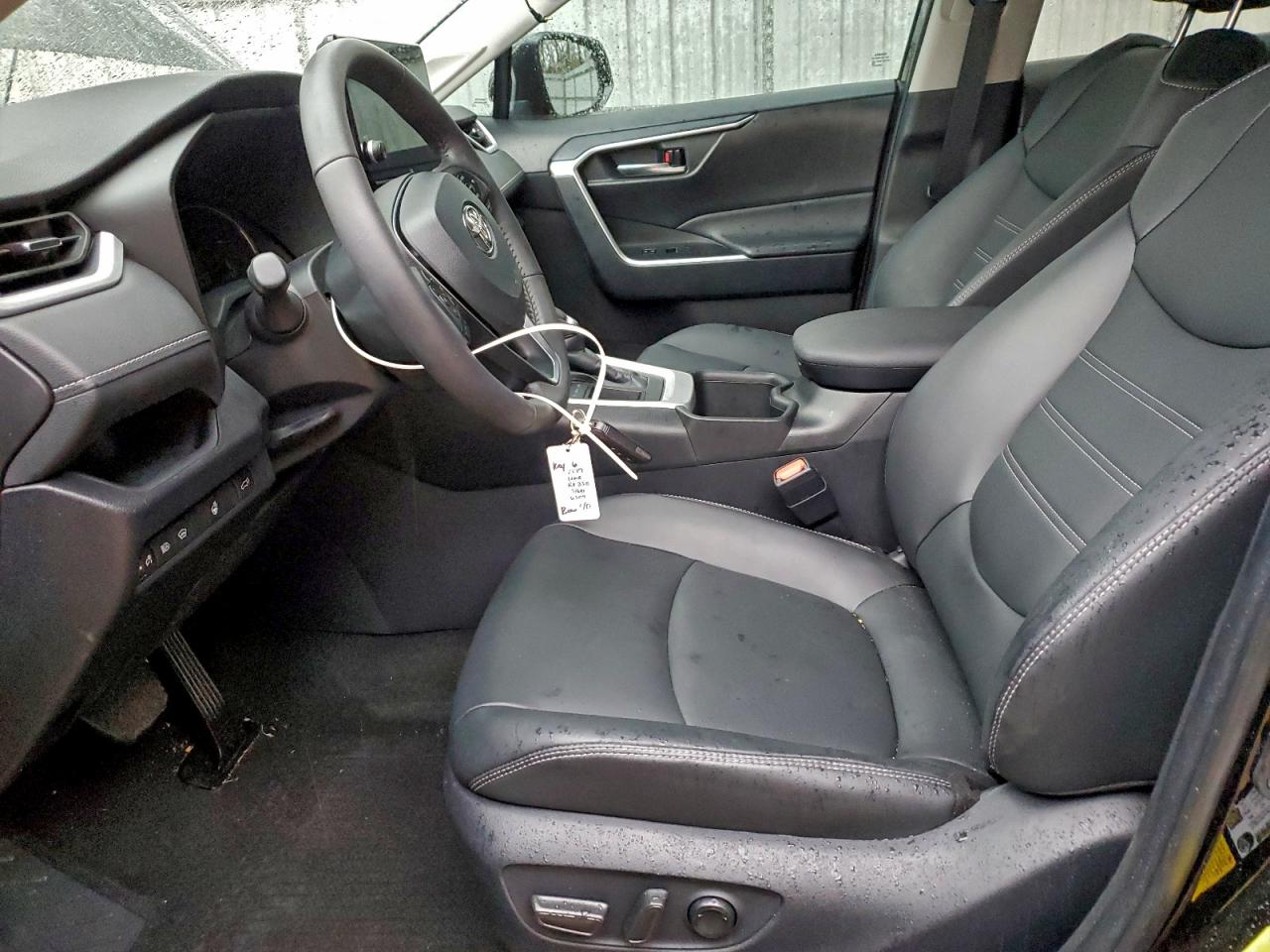 2024 TOYOTA RAV4 XLE PREMIUM photo 7
