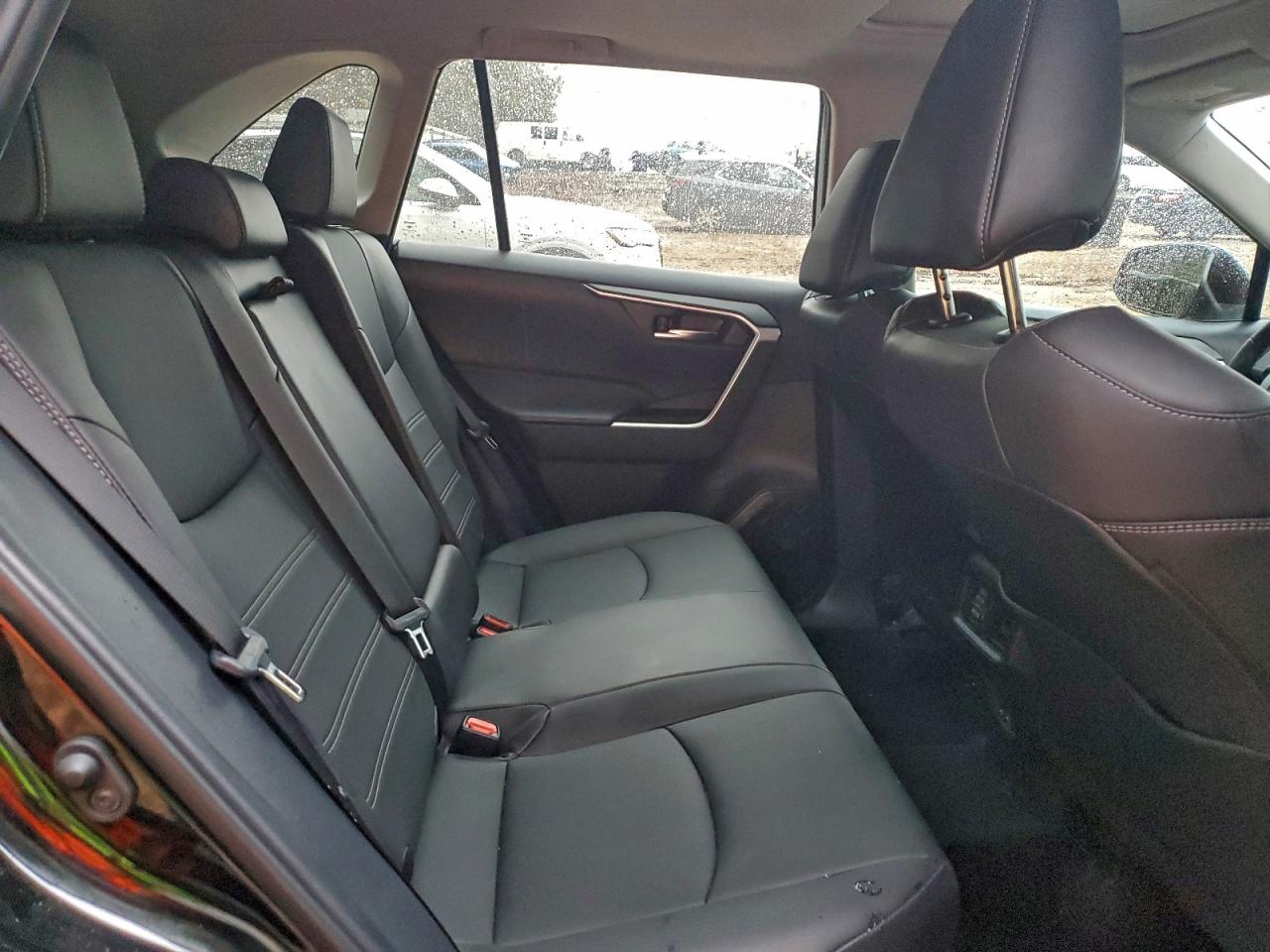 2024 TOYOTA RAV4 XLE PREMIUM photo 11