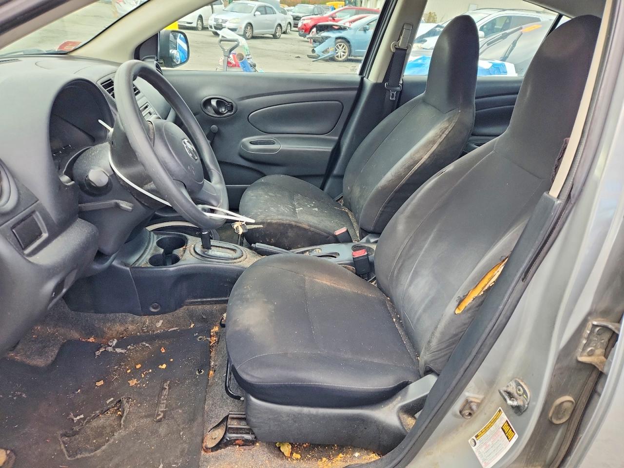 2014 NISSAN VERSA S photo 7