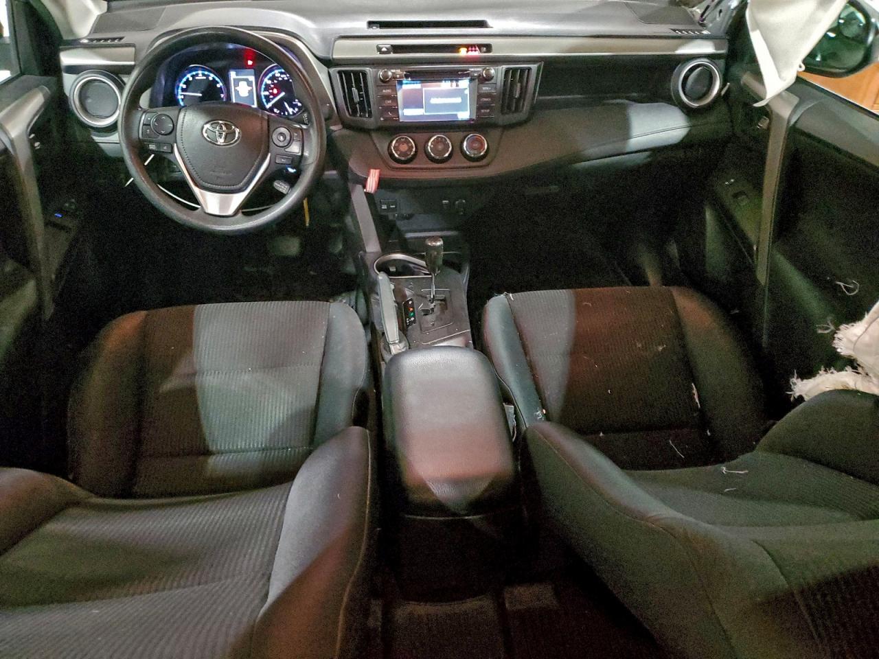 2017 TOYOTA RAV4 LE photo 8