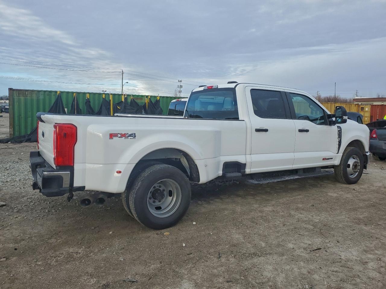 2023 FORD F350 SUPER DUTY photo 3