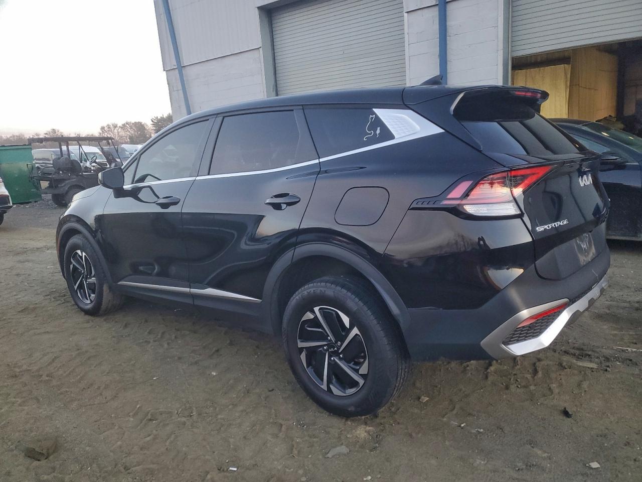 2023 KIA SPORTAGE LX photo 2