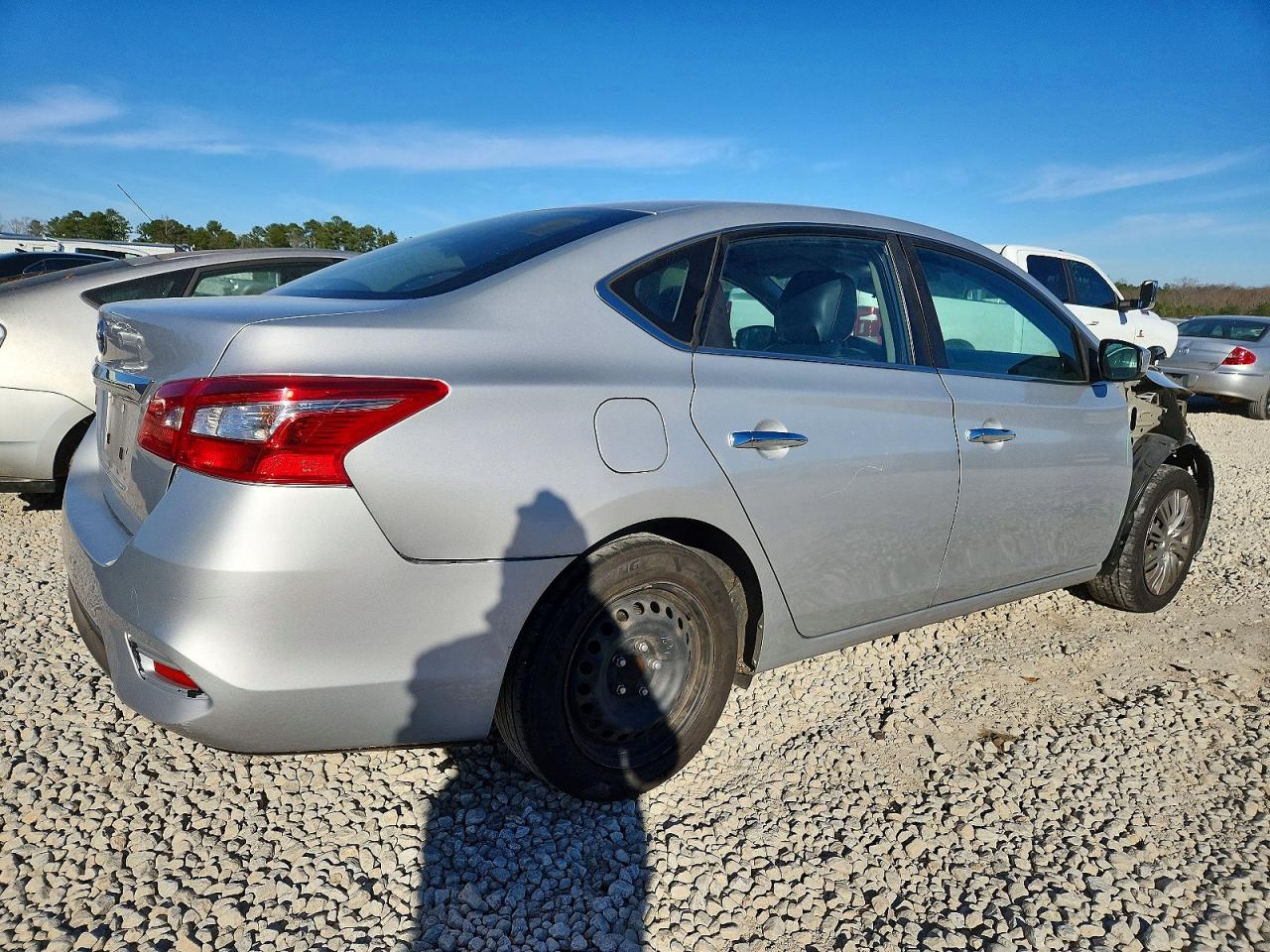 2018 NISSAN SENTRA S photo 3