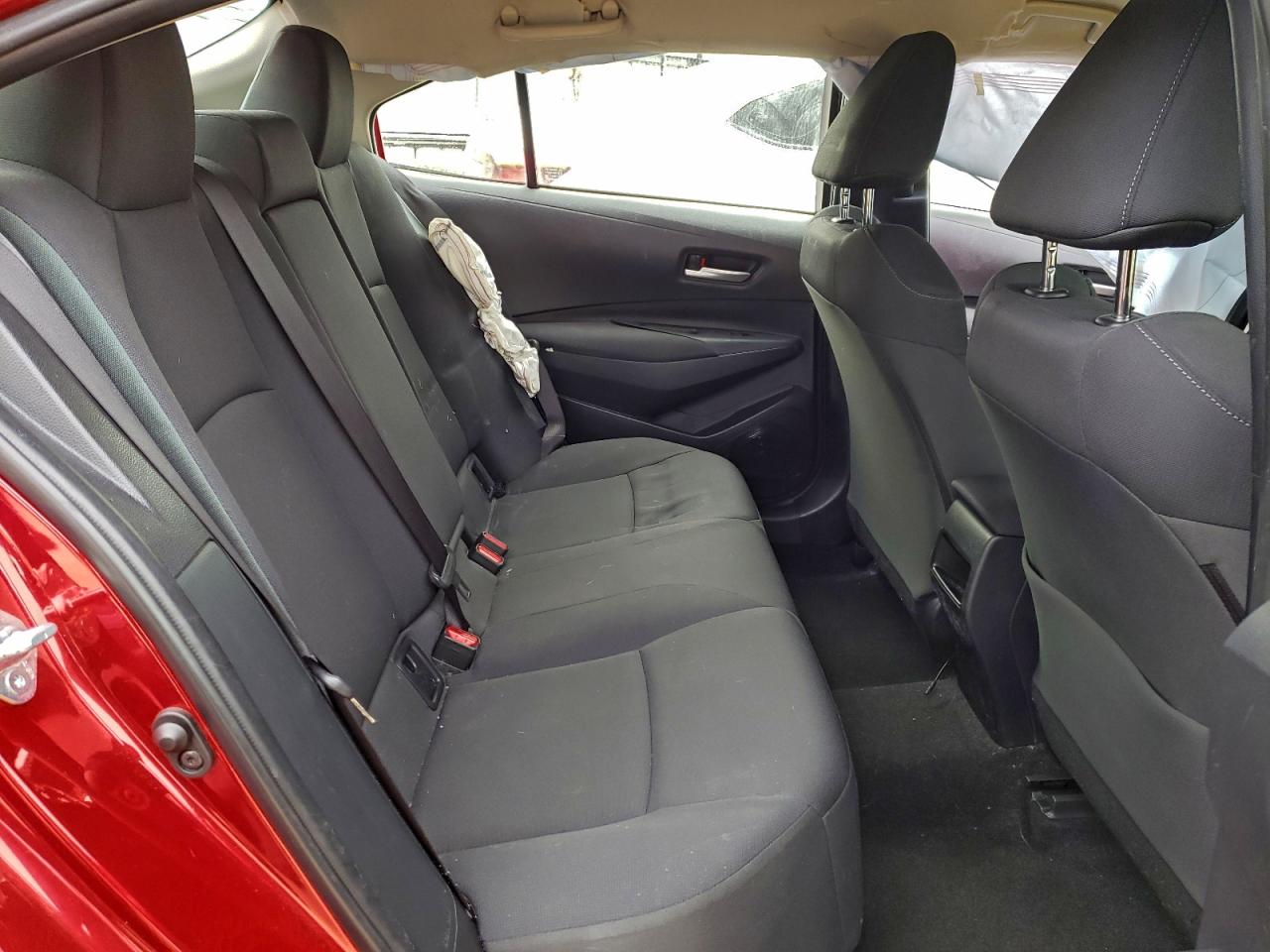 2021 TOYOTA COROLLA LE photo 10