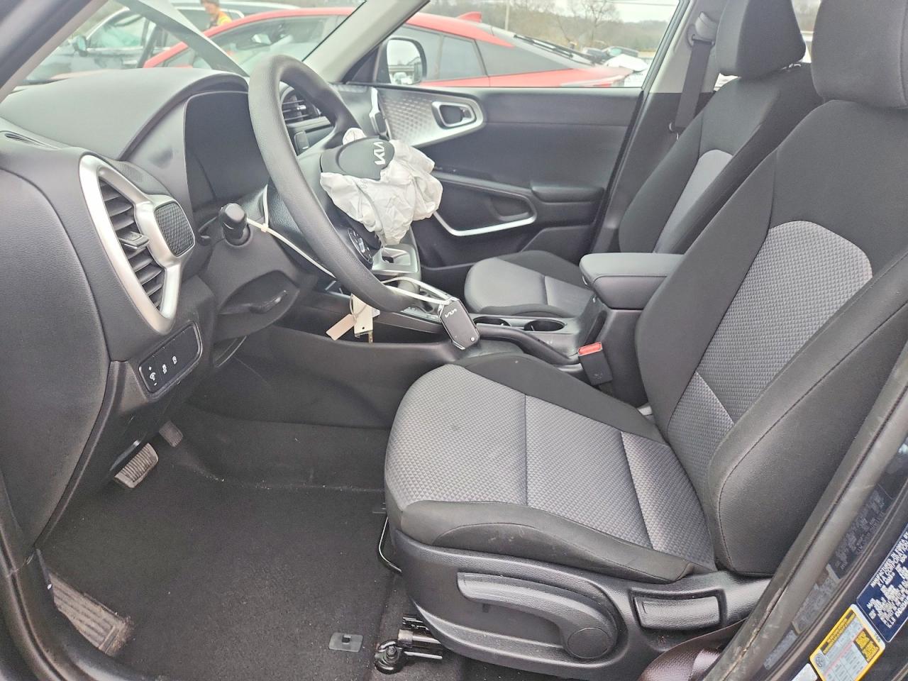 2025 KIA SOUL LX photo 7