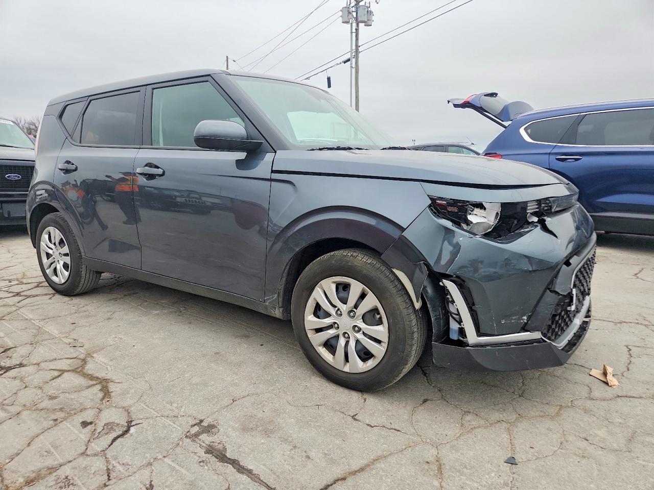 2025 KIA SOUL LX photo 4