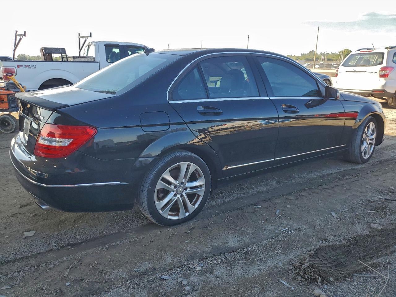 2014 MERCEDES-BENZ C 300 4MATIC photo 3