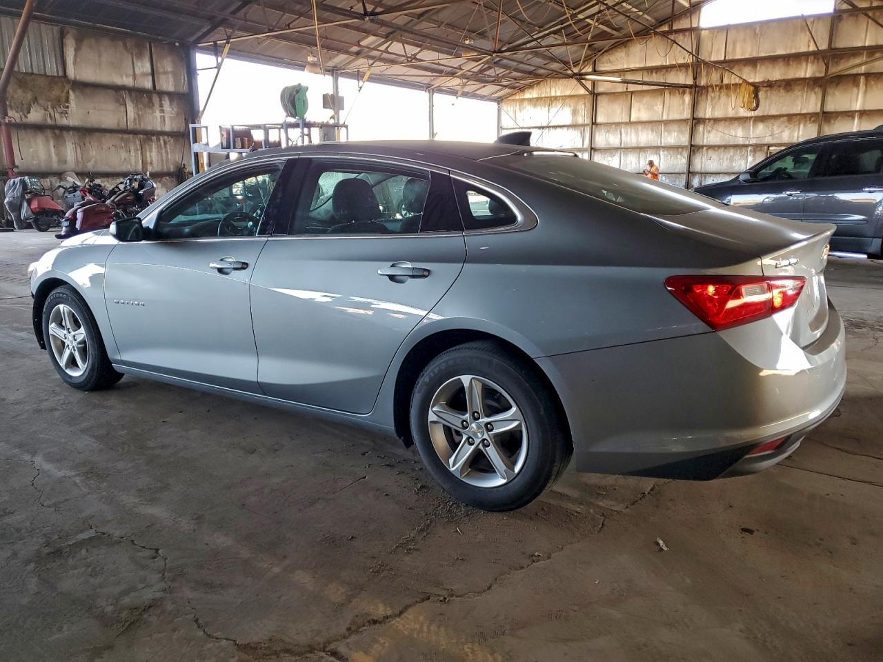 2024 CHEVROLET MALIBU LS photo 2