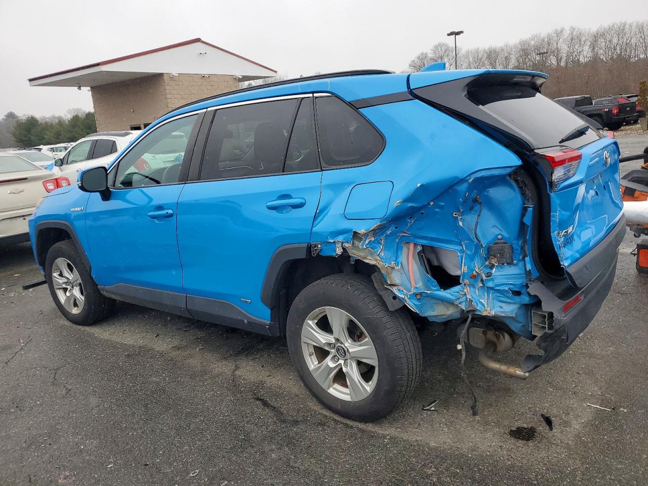 2019 TOYOTA RAV4 XLE photo 2