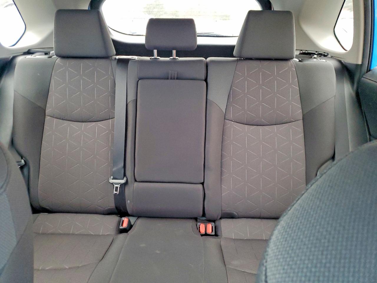 2019 TOYOTA RAV4 XLE photo 10