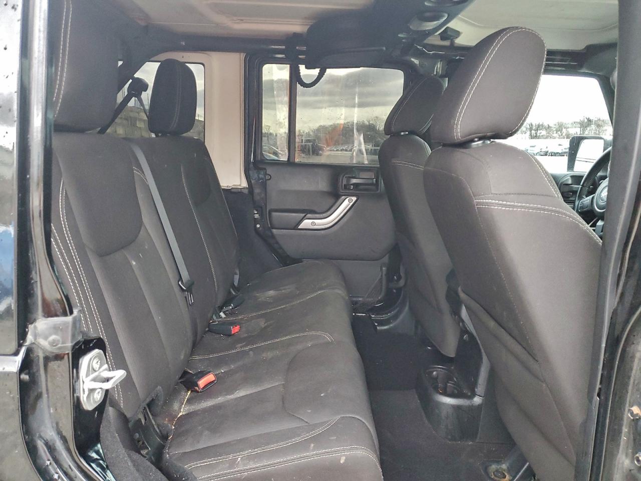 2015 JEEP WRANGLER UNLIMITED SAHARA photo 11