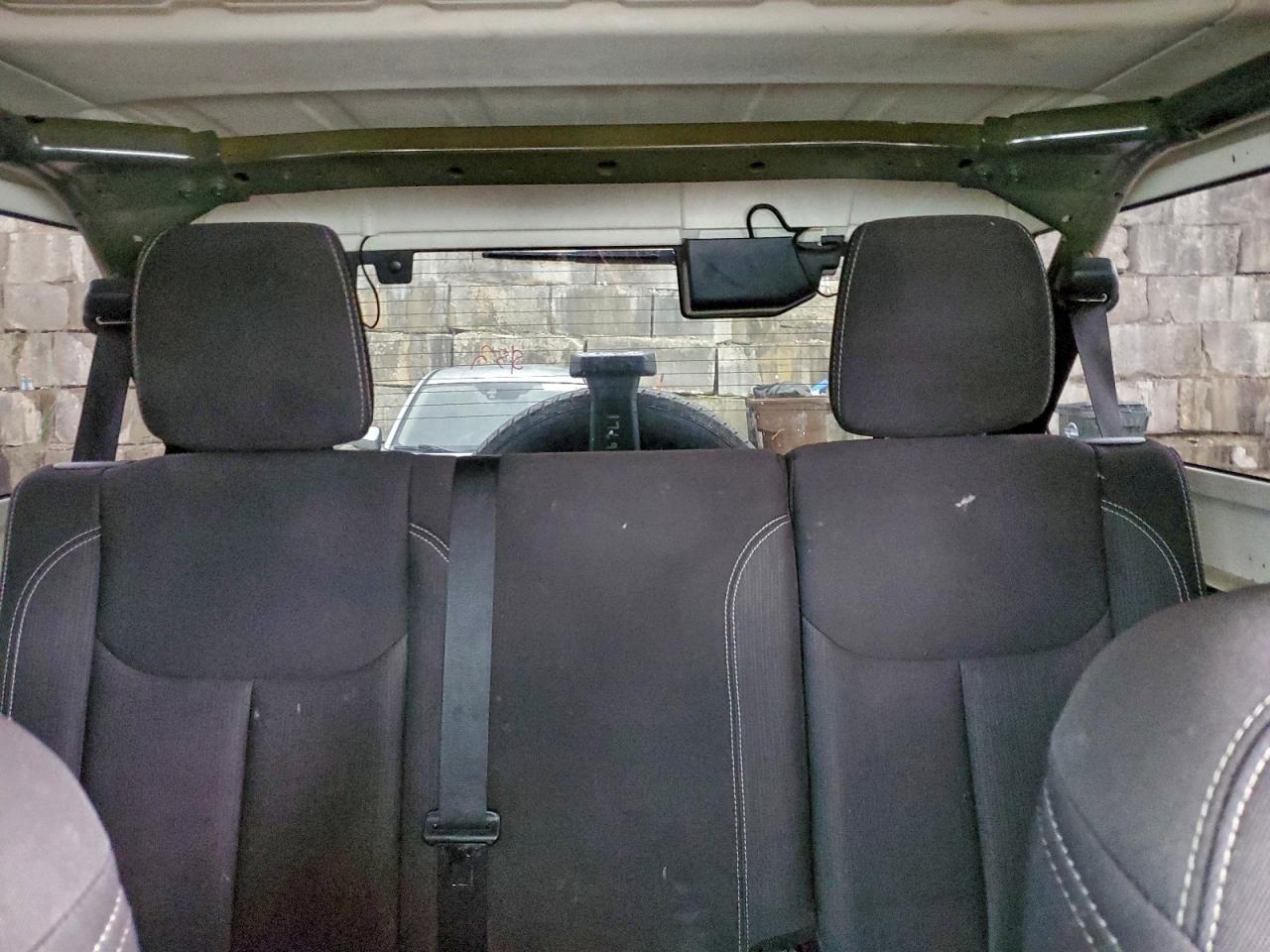 2015 JEEP WRANGLER UNLIMITED SAHARA photo 10