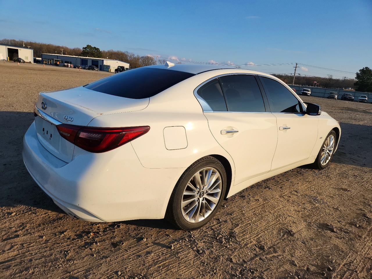 2018 INFINITI Q50 LUXE photo 3
