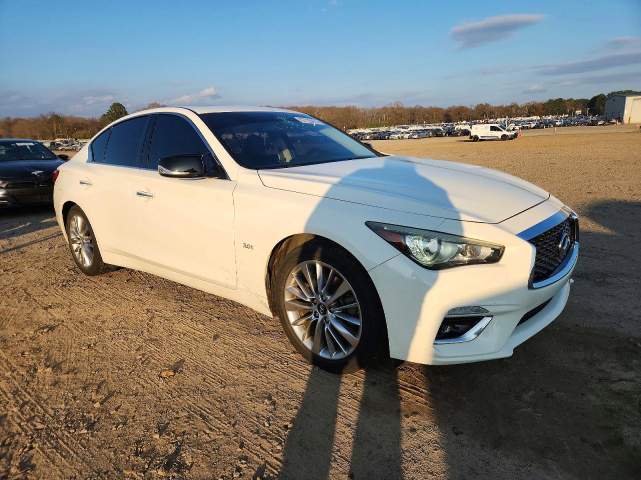 2018 INFINITI Q50 LUXE photo 4