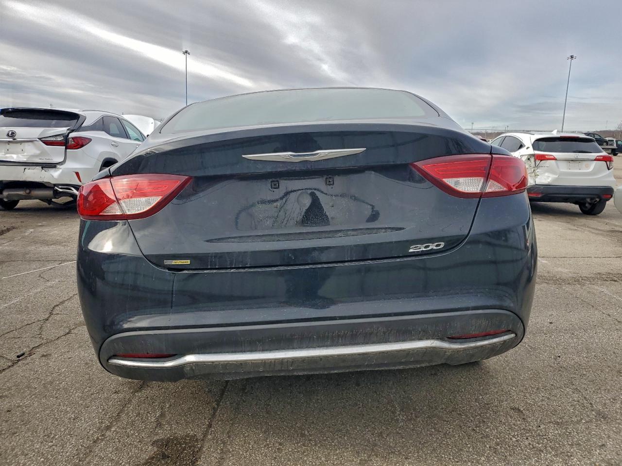 2015 CHRYSLER 200 LIMITED photo 6