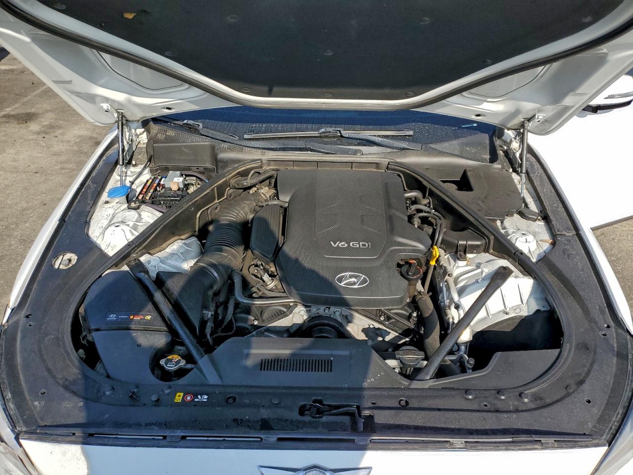 2015 HYUNDAI GENESIS 3.8L photo 11