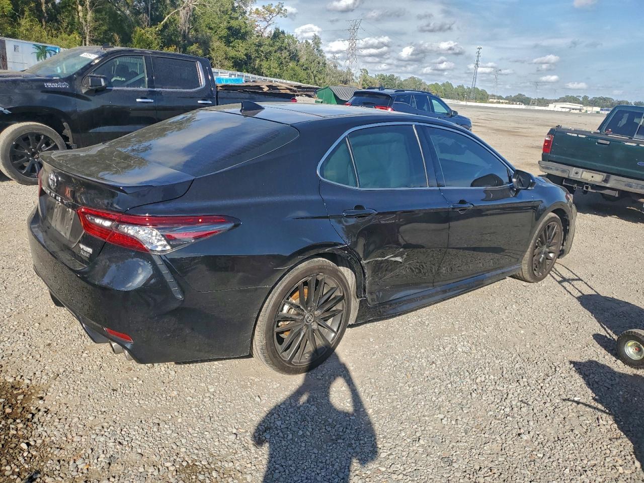 2023 TOYOTA CAMRY XSE photo 3