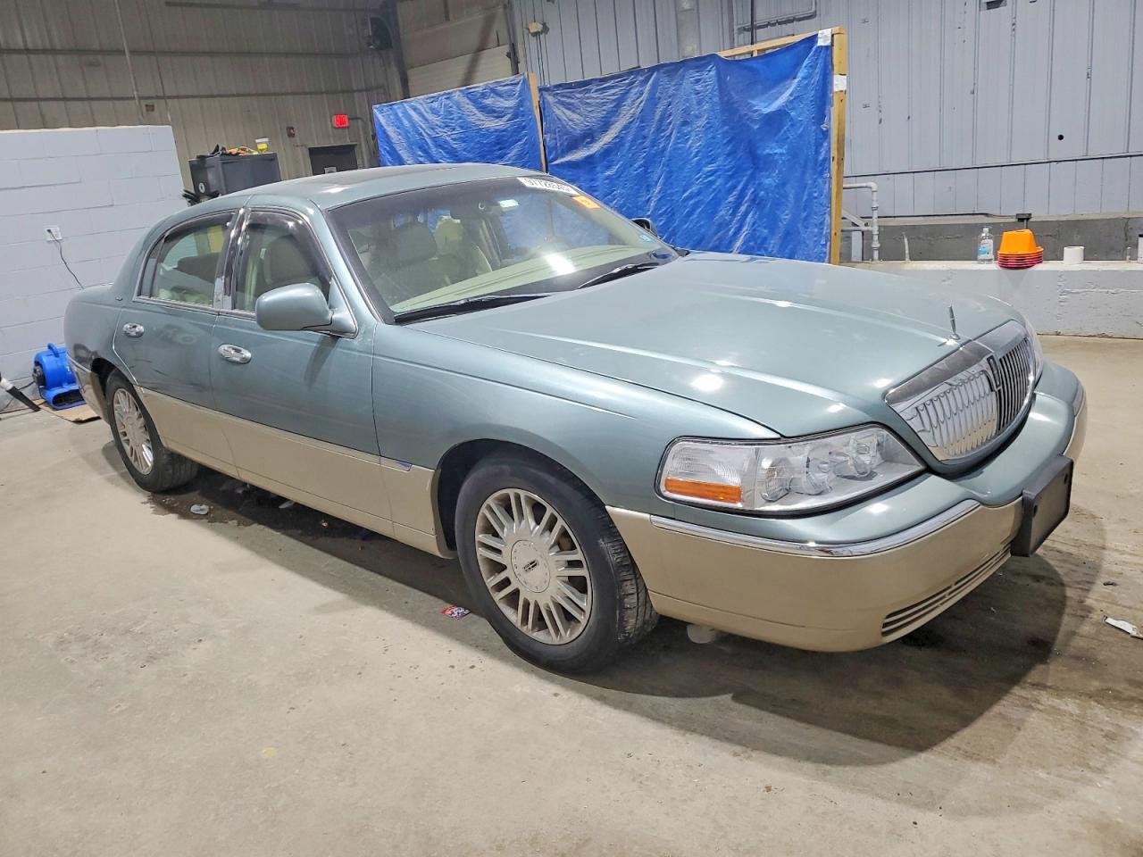 2006 LINCOLN TOWN CAR DESIGNER photo 4