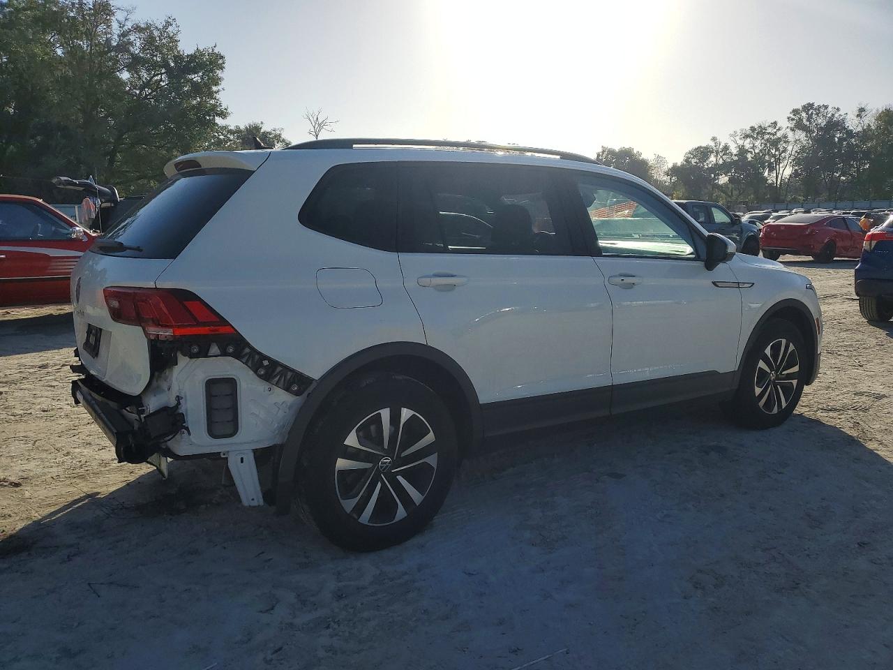 2024 VOLKSWAGEN TIGUAN S photo 3