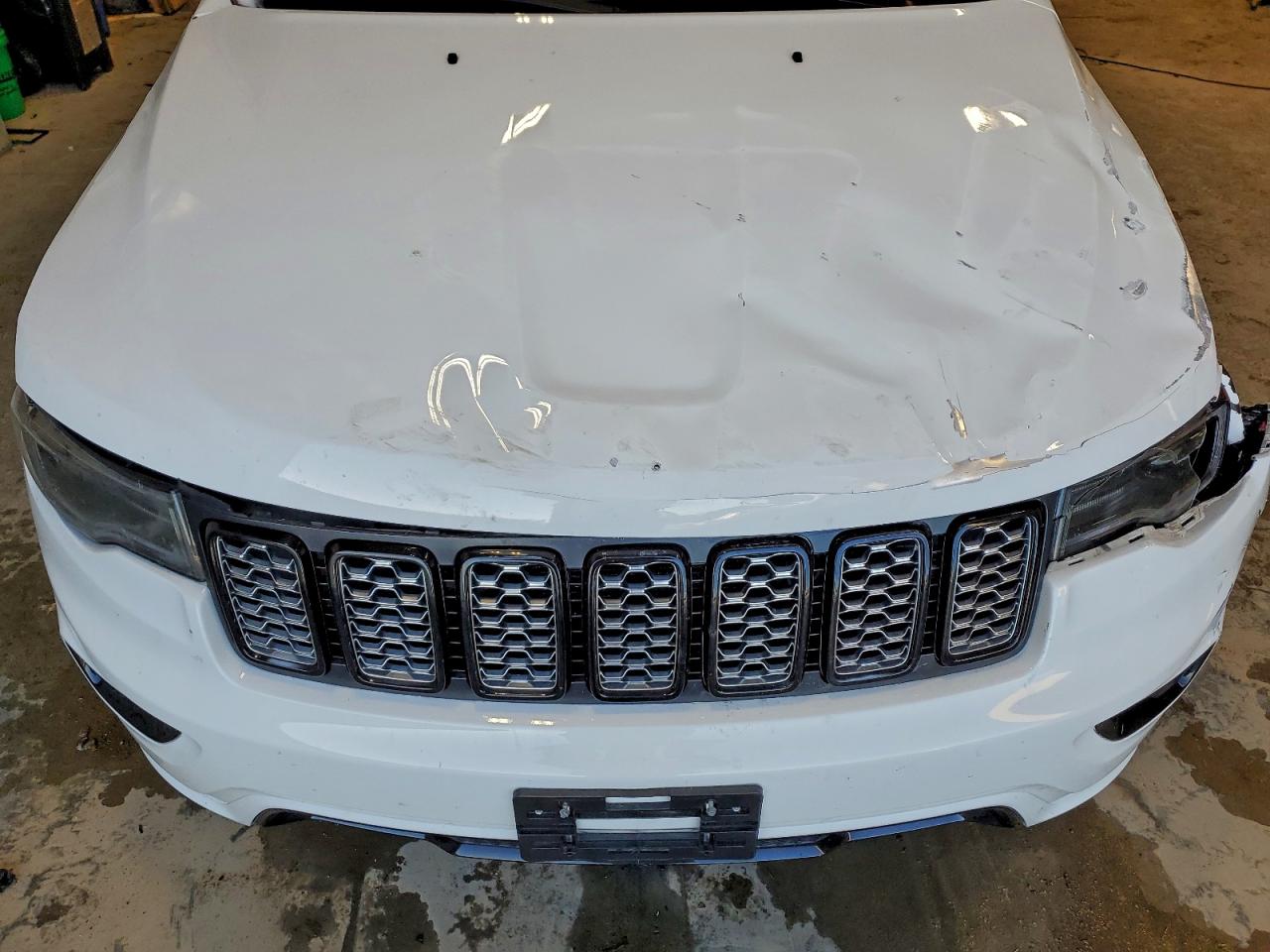 2020 JEEP GRAND CHEROKEE LAREDO photo 11