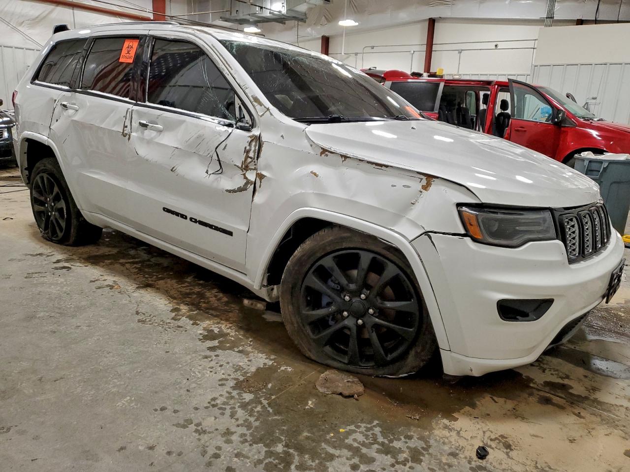 2020 JEEP GRAND CHEROKEE LAREDO photo 4