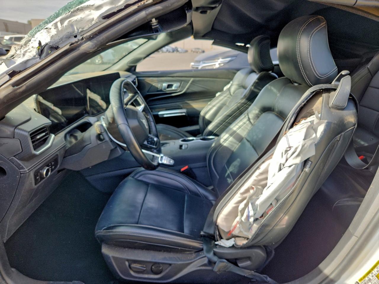 2025 FORD MUSTANG photo 7