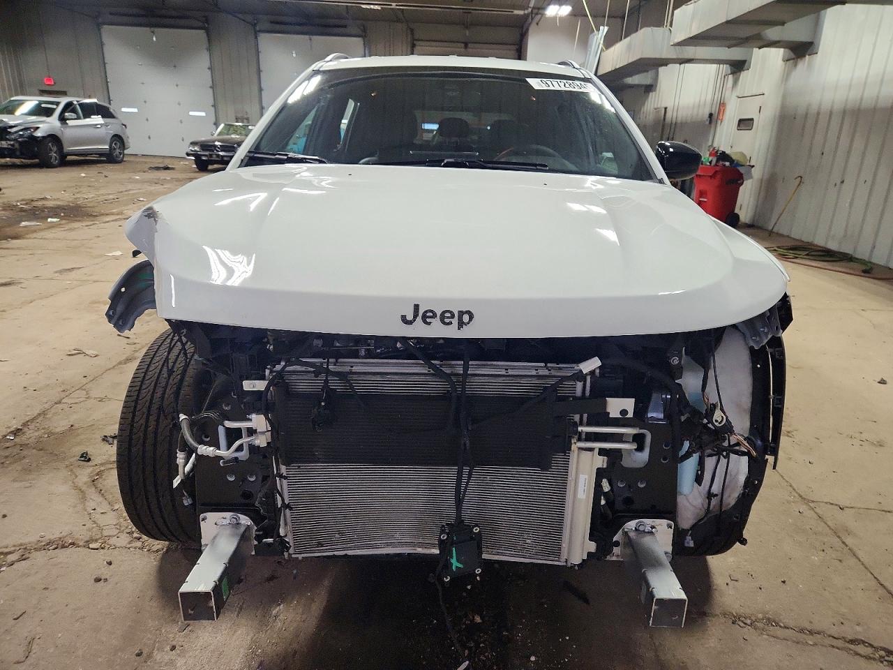2024 JEEP COMPASS LATITUDE LUX photo 5