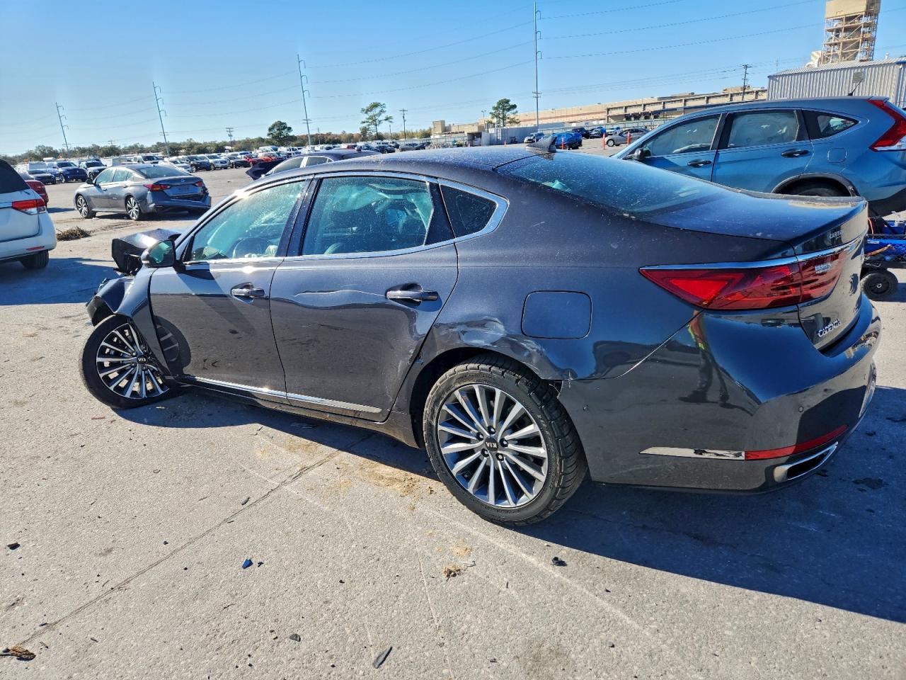 2019 KIA CADENZA PREMIUM photo 2
