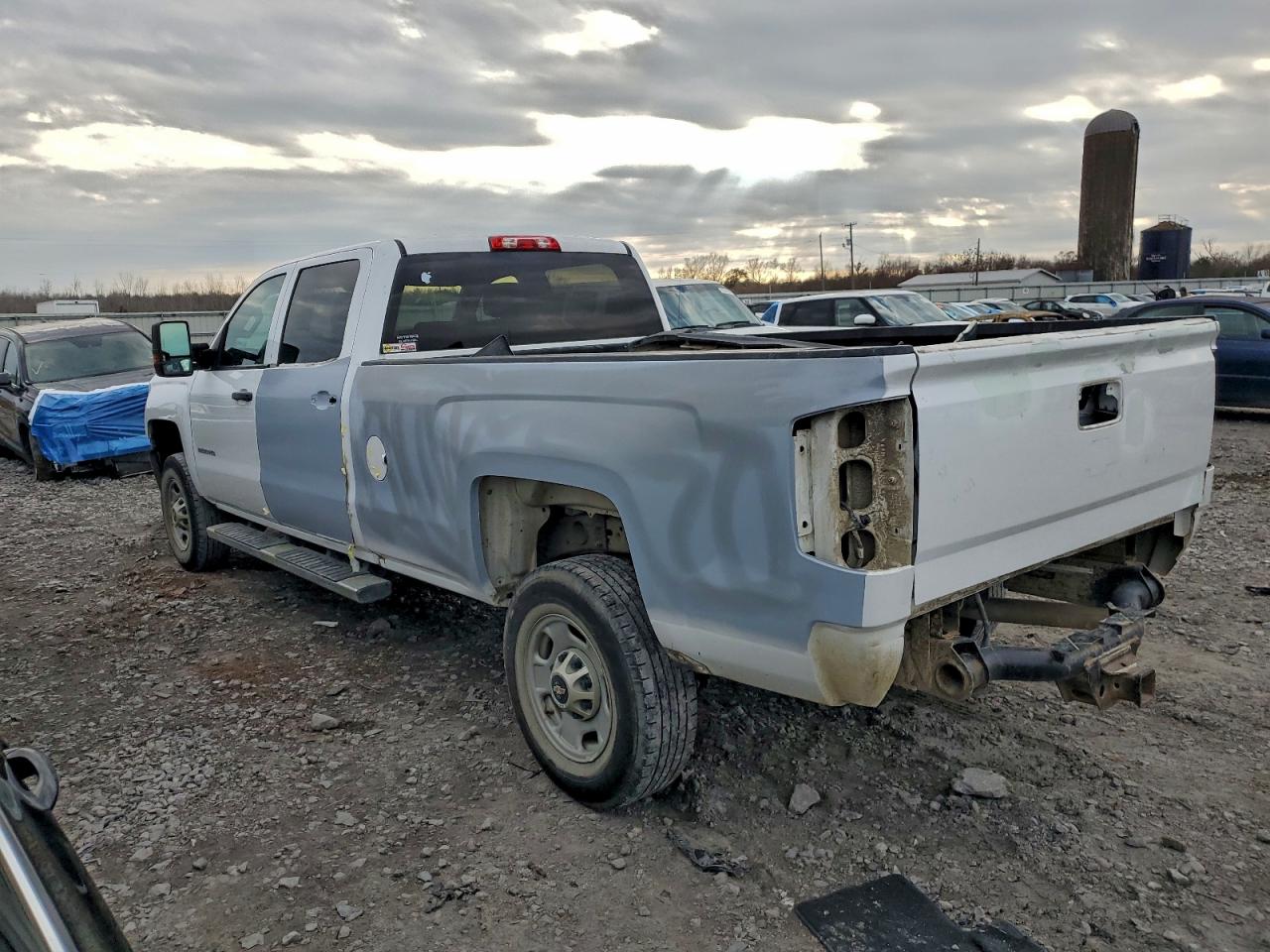 2018 CHEVROLET SILVERADO K2500 HEAVY DUTY photo 2