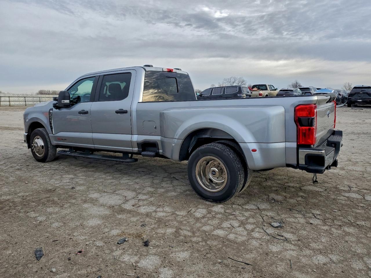 2023 FORD F350 SUPER DUTY photo 2