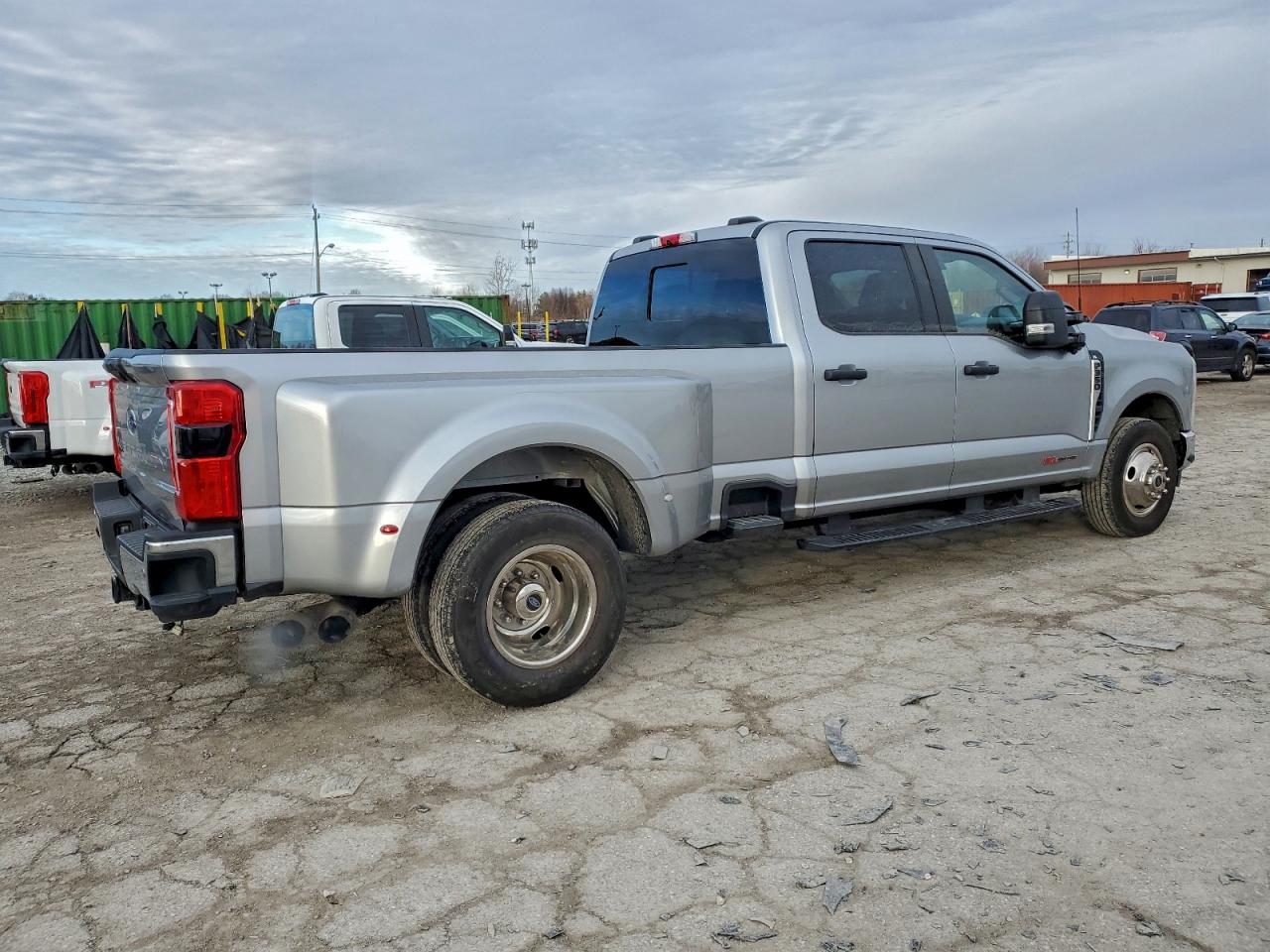 2023 FORD F350 SUPER DUTY photo 3