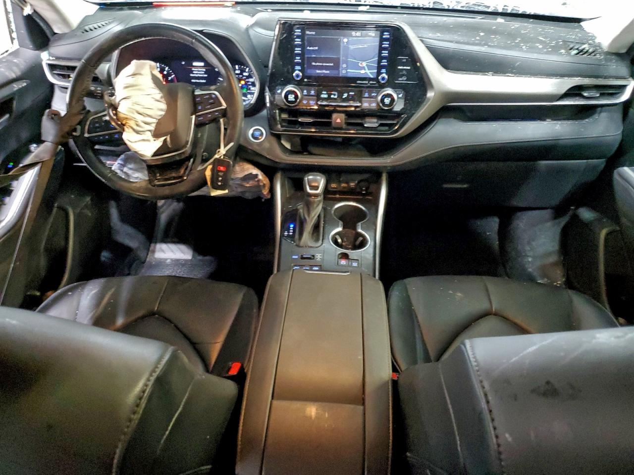 2021 TOYOTA HIGHLANDER XLE photo 8