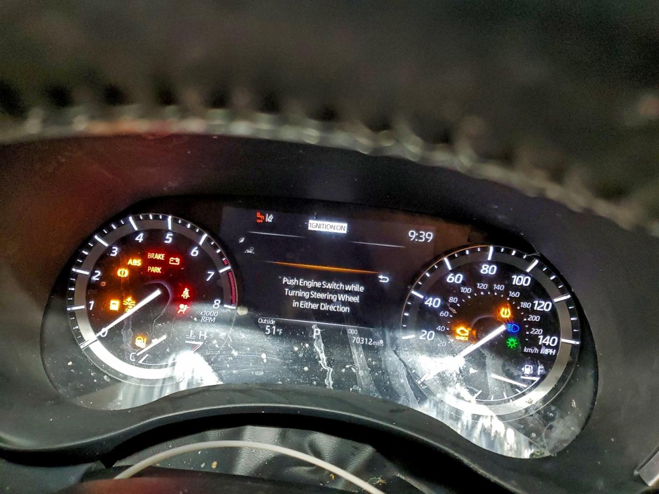 2021 TOYOTA HIGHLANDER XLE photo 9