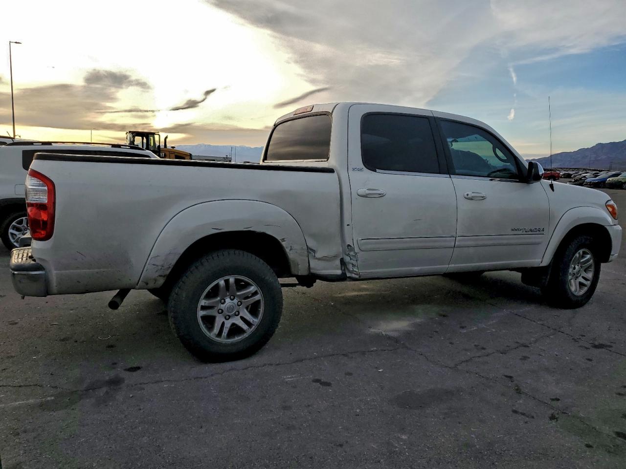 2005 TOYOTA TUNDRA DOUBLE CAB SR5 photo 3
