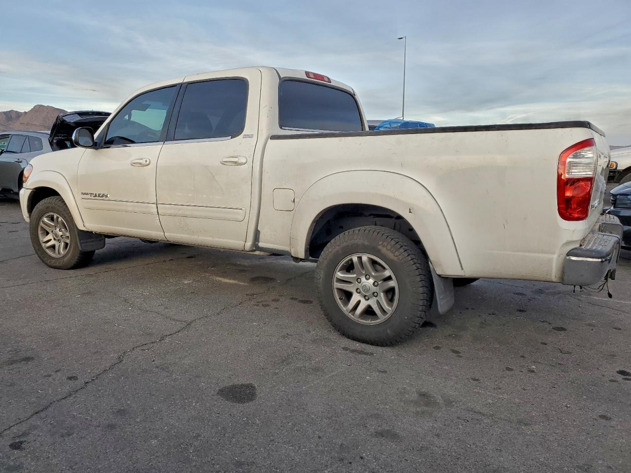 2005 TOYOTA TUNDRA DOUBLE CAB SR5 photo 2