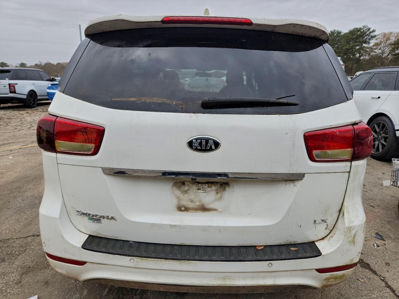 2016 KIA SEDONA LX photo 6