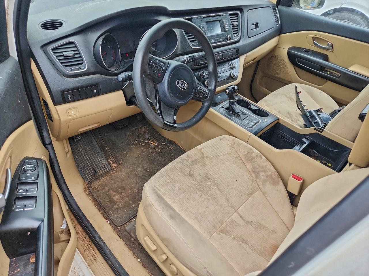 2016 KIA SEDONA LX photo 8