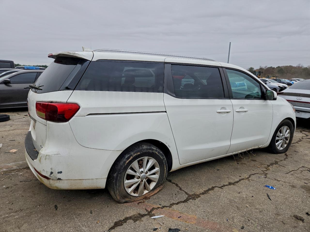 2016 KIA SEDONA LX photo 3