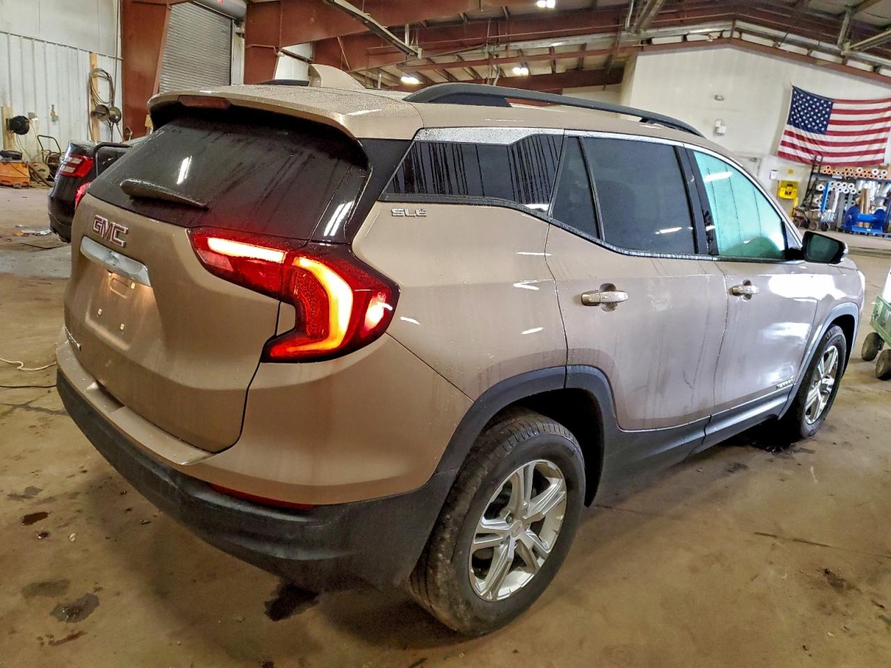 2018 GMC TERRAIN SLE photo 3